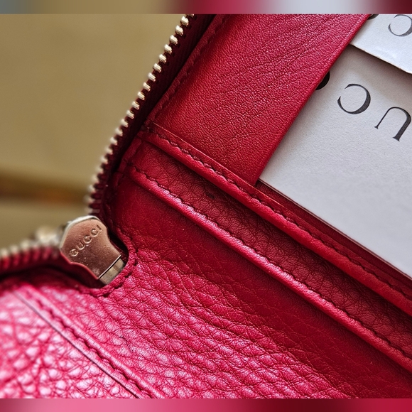 Gucci Soho Red Tassel Leather Zip Wallet With Gold Metal Hardware - Picture 9 of 16